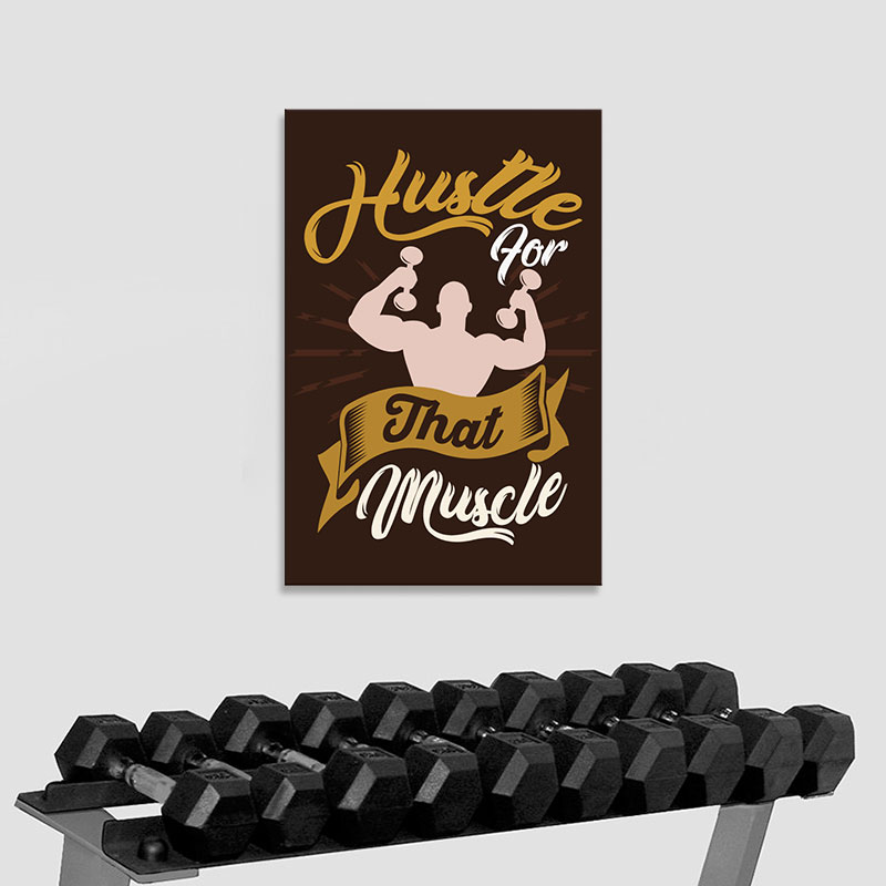 Ảnh slogan phòng gym  “Hustle for that muscle”  M1