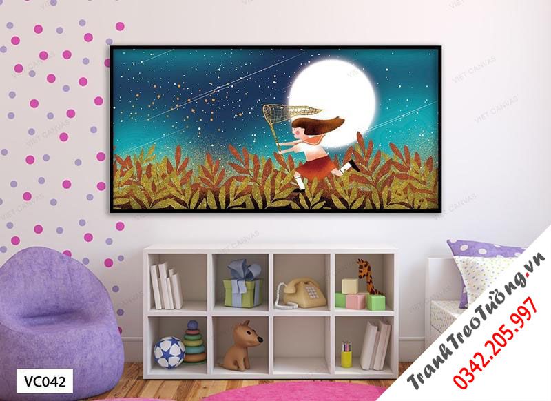 Tranh Bé Gái Đuổi Hoa Bắt Bướm