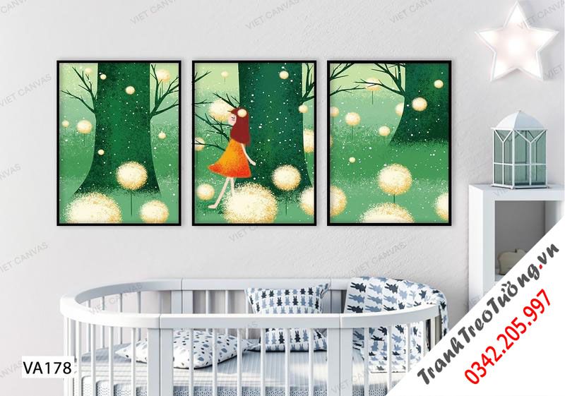 Bộ 3 Tranh Bé Lạc Vào Rừng Hoa